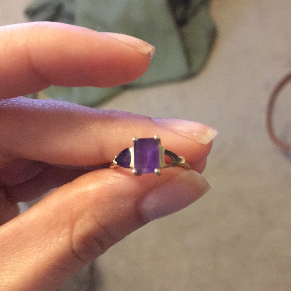 Gorgeous 10k amethyst ring